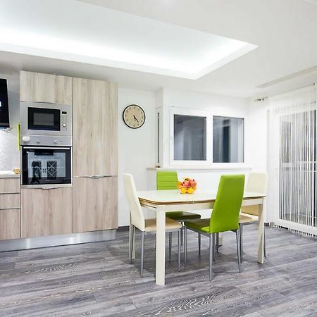 Apartments Villa Sofia เซร์เวนีเวอร์ ภายนอก รูปภาพ