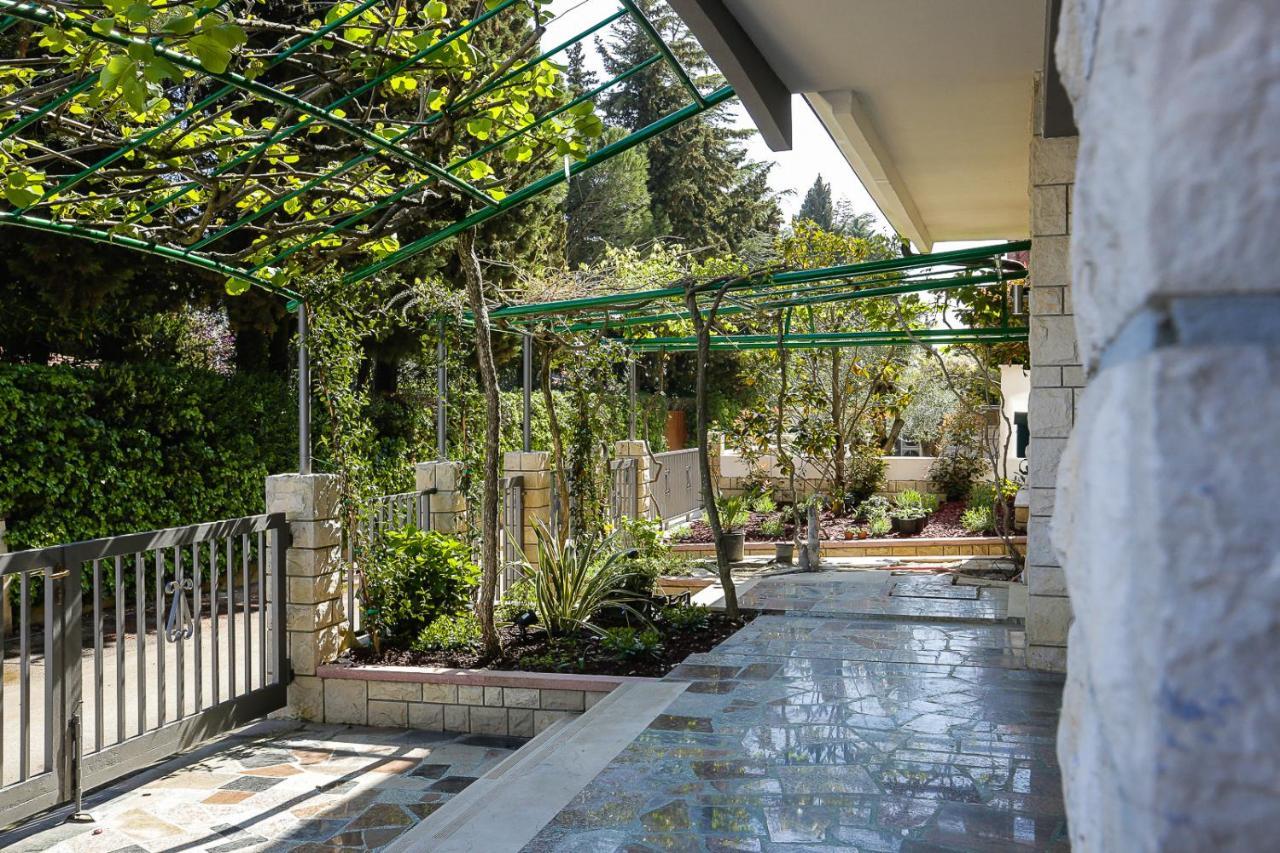 Apartments Villa Sofia เซร์เวนีเวอร์ ภายนอก รูปภาพ
