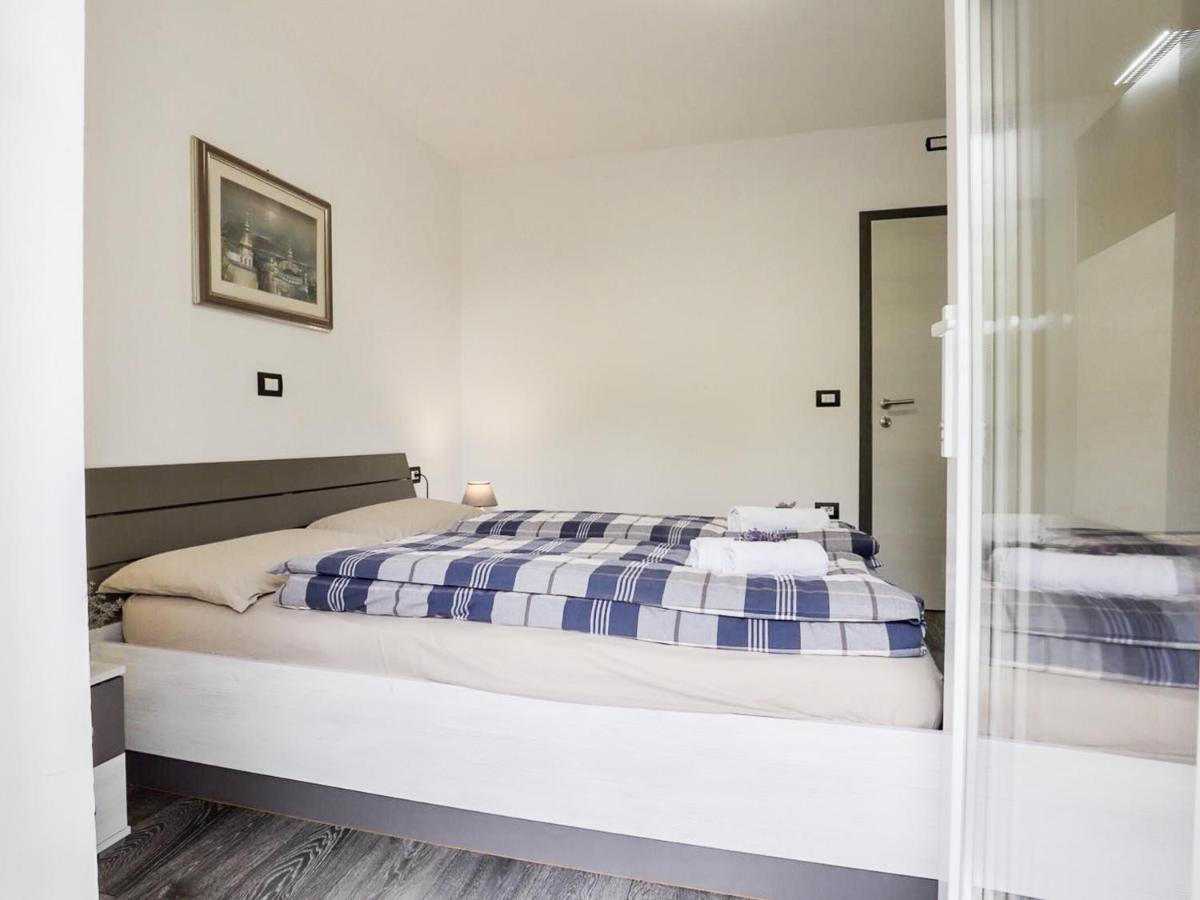 Apartments Villa Sofia เซร์เวนีเวอร์ ภายนอก รูปภาพ