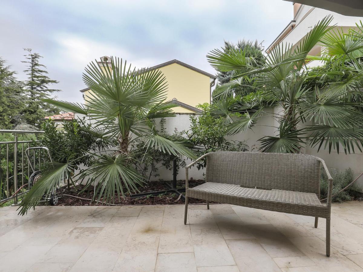 Apartments Villa Sofia เซร์เวนีเวอร์ ภายนอก รูปภาพ