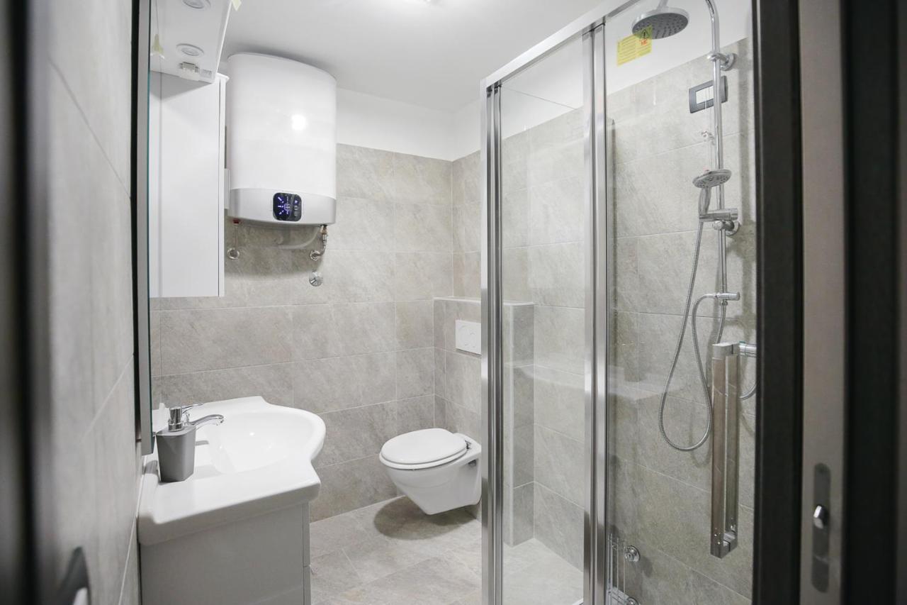 Apartments Villa Sofia เซร์เวนีเวอร์ ภายนอก รูปภาพ