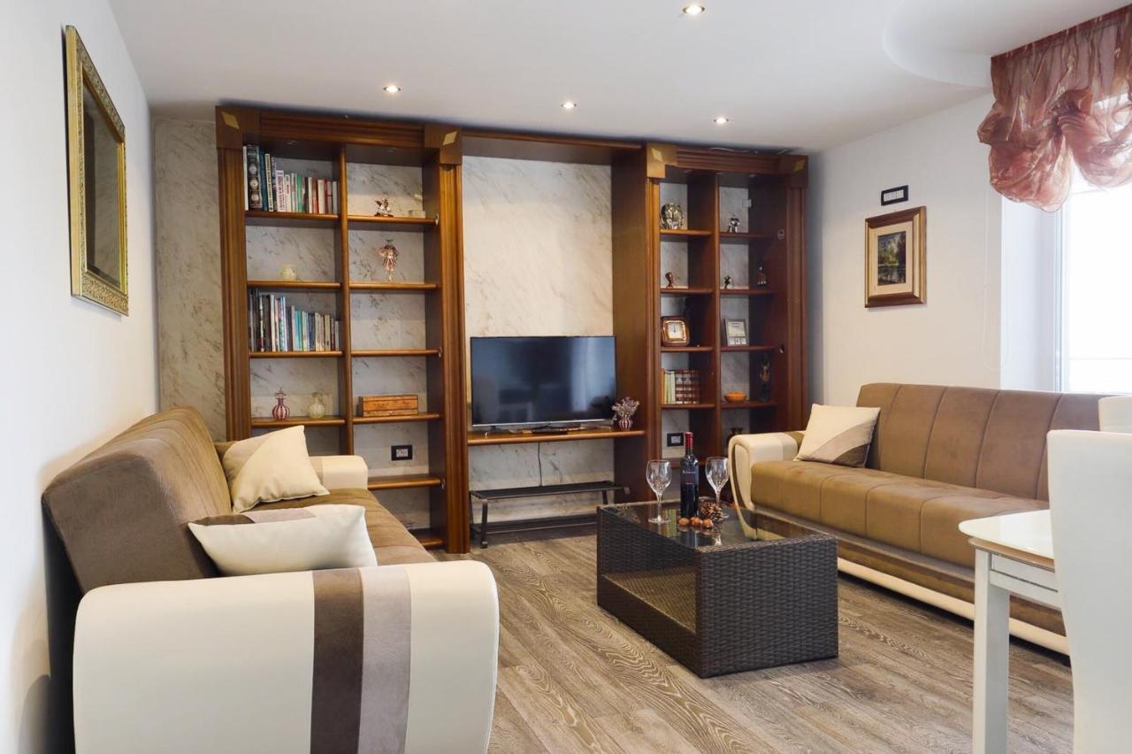 Apartments Villa Sofia เซร์เวนีเวอร์ ภายนอก รูปภาพ